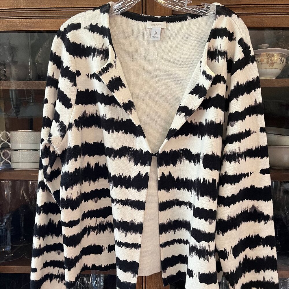 Chicos Size 3 XL Black and White Stripe Stretch Long Sleeve Jacket Super Classy